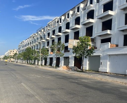 Bán nhà mặt tiền đuờng bờ kè Hoàng Sa, phuờng 6 Mỹ Tho, Tiền Giang